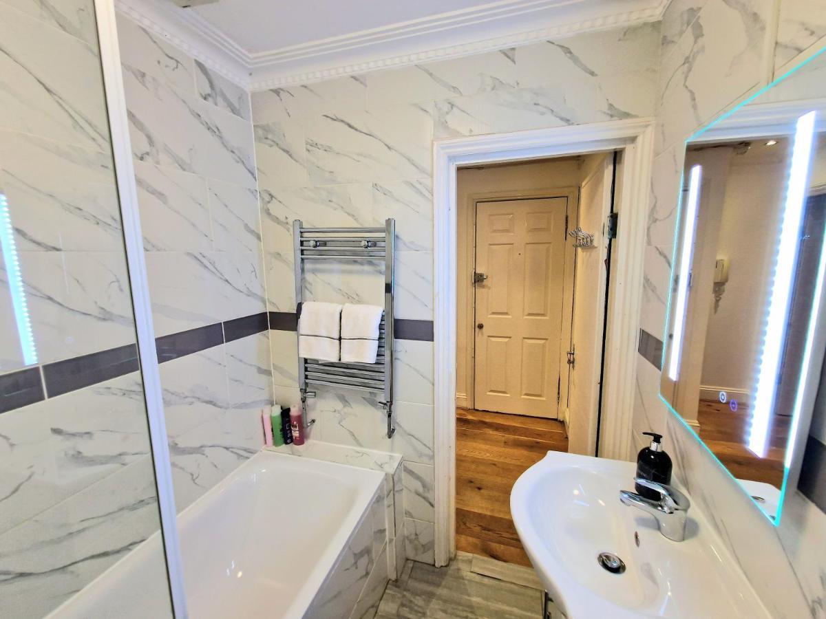 Cosy Home In Kensington - Great Location! 3 Minutes Walk To Earl'S Court Station Londres Exterior foto